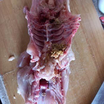 Afyonkarahisar BİM Şubesinde Tazem Piliç Ürününün Hijyen Sorunu Ve İnceleme Talebi