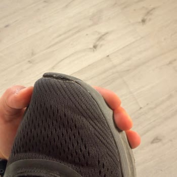 Skechers Ayakkabısının Üç Ayda Açılması Ve Değişim İsteği