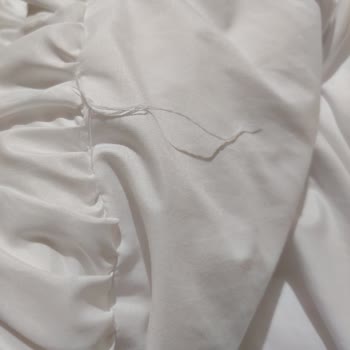 Yunevim.com Nevresim Takımında Dikiş Sorunları Ve Sarı Lekeler