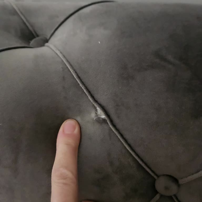 İki Ayda Yeni Kanepede Yırtık; Ücretsiz Tamir Veya Değişim Talebi