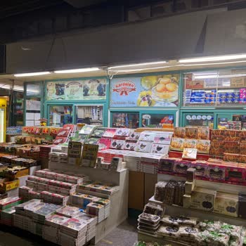 İzmir Büyükşehir Belediyesi Otogarında Marketteki Saygısız Çalışan