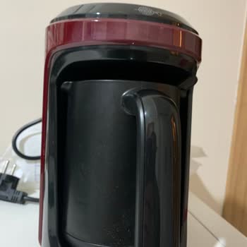 İlk Kullanımda Renk Atması Yaşayan Hatır Hüp Kahve Makinesi Değişim Talebi