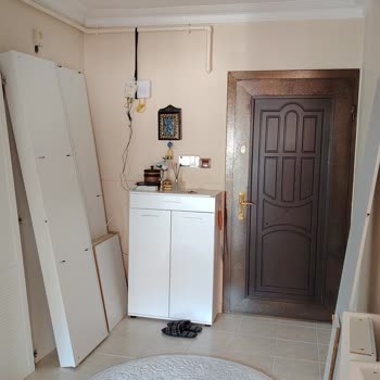 Teslimatta Kırık Dolap Parçası Ve Müşteri Hizmetine Ulaşılamıyor