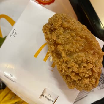 Tüy Bulunan Kanatlar Ve Bozuk Köfte Nedeniyle Tam İade Talebi