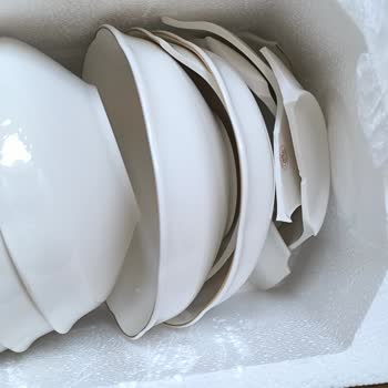 Kırık Ve Hijyenik Olmayan Paketlenmiş Yemek Takımı İçin Tam İade Talebi