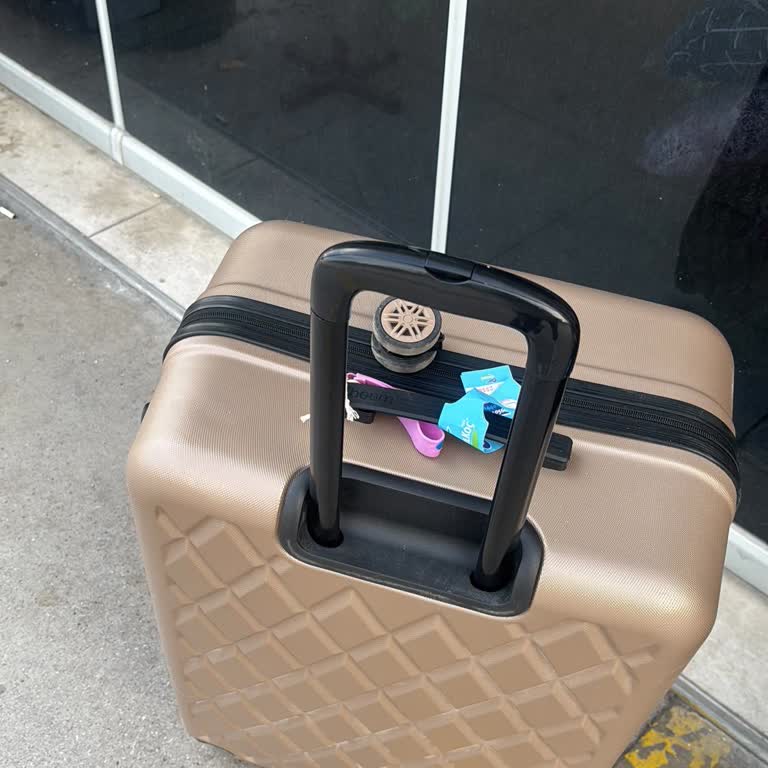 Yeni Valizim Kırıldı, Kamil Koç Personeli Yardımcı Olmadı