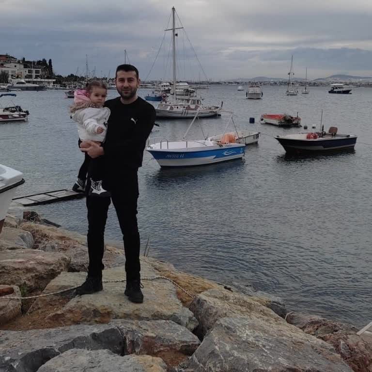 Kırık Ve Yamuk Koltuk Teslimatı, Uzun Bekleme Ve Tam İade Talebi