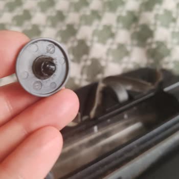 Philips Aqua Trio 9000 Fırça Başı Kırıldı Üretim Hatası