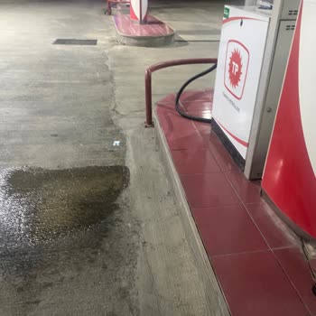 İ*****’in Yere Akıttığı Benzin Ve Haksız Tahsilat