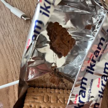 Ülker İkram Paketi Kurabiyesinde Yabancı Madde Ve Hijyen İhlali