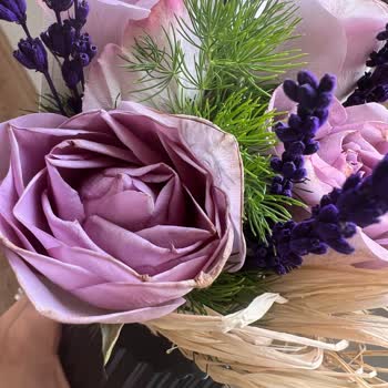 Çürük Çiçek Ve Satıcının Kaba Tavrı