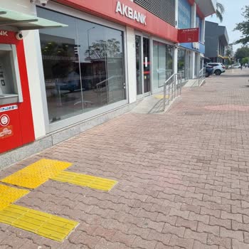 Akbank Çağlayan Şubesinde Müşteri İlgisizliği Ve Soğuk Tutum