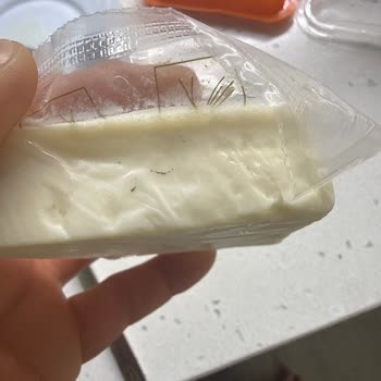 Ambalaj Açılmadan Yabancı Madde İçeren Peynir Ürünü