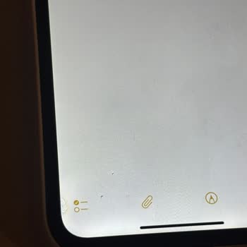 Yenilenmiş İphone 11'de Cam Kırılması Ve Hatalı Onarım