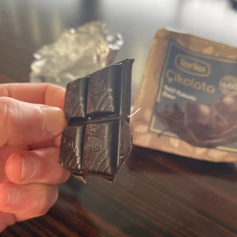 Migros Şubesinde Torku Çikolatasında Plastik Benzeri İp Tespiti Ve Sağlık Endişesi