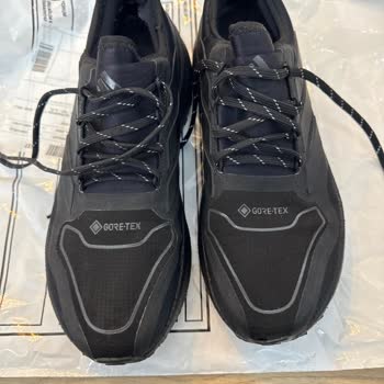 Adidas Ultraboost 5 GTX Ayakkabısında Kalite Sorunu Ve İade Talebi