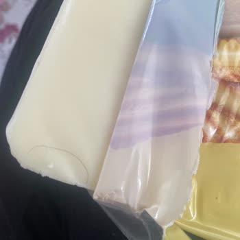 BİM Aknaz Tost Peynirinde Kıl Bulunması Ciddi Hijyen Sorunu