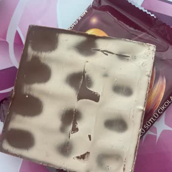 Şok Market’ten Çikolatanın Anormal Rengi Ve Güvenlik Şüphesi