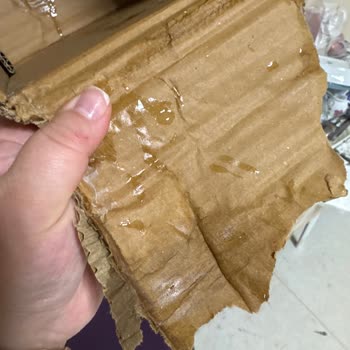 DHL Kargonun Hastane Girişine Bırakılması Ve Enginar Bidonunun Sızıntısı Beni Mağdur Etti