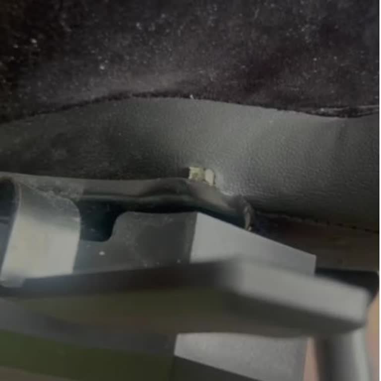 Koltuk Tamirinde Kötü İşçilik Ve Tekrar Eden Arıza Nedeniyle Ücret İadesi Talebi