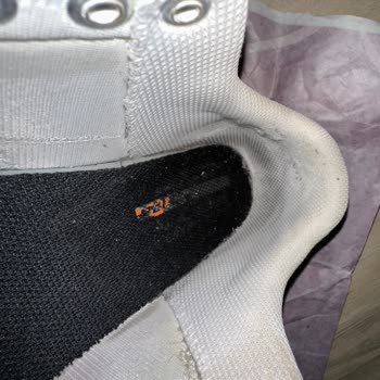 Ayakkabının Kısa Sürede Koku Ve Taban Bozulması: Ürün Ayıplı