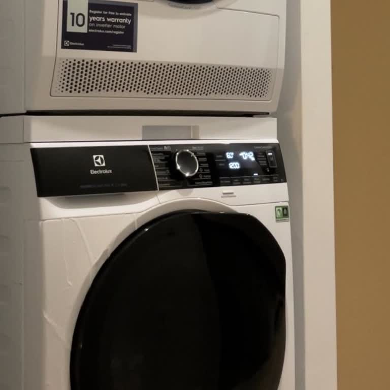 Electrolux Çamaşır Makinesinde Tekrarlayan Su Sızıntısı Ve Ekran Donması Nedeniyle Değişim Talebi