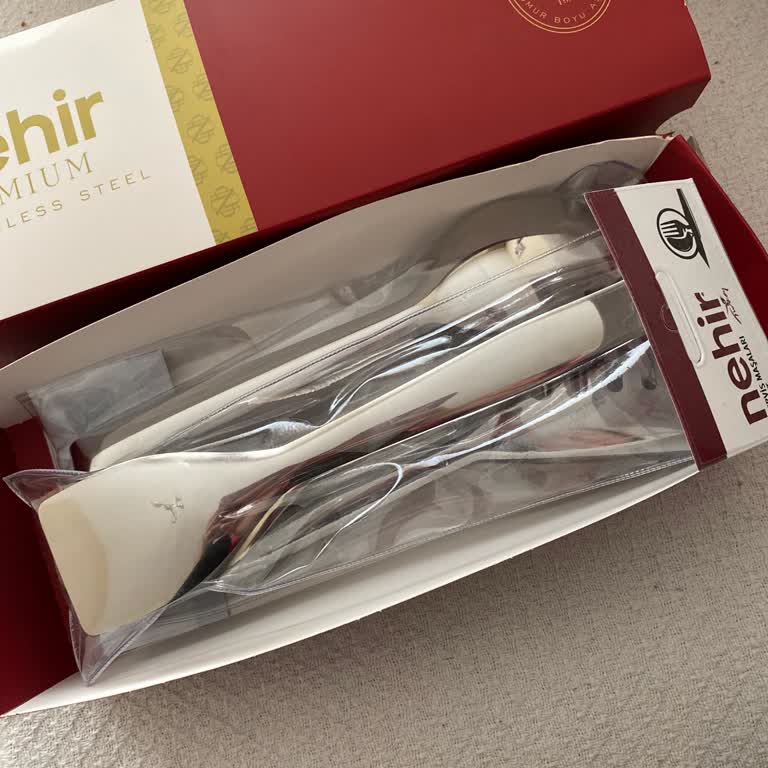 Bebek Formülü Yerine Servis Maşaları Gönderilmesi Ve Satıcıdan Cevap Almama