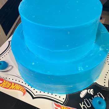 Açık Talimatlara Rağmen Yanlış Süslemeli Ve Kalitesiz Pastanın Teslimi