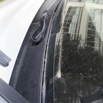 Garanti Kapsamında Silecek Izgarası Arızası Ve Yanıltıcı Silikon Çözümü