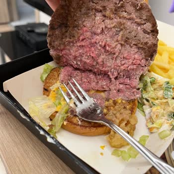 Pişmemiş Hamburger Ve Çözüm Yanıltıcı