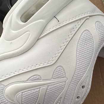 Yanlış Numara Ve Defolu Ayakkabı, WhatsApp Ve Instagram'dan Cevap Yok