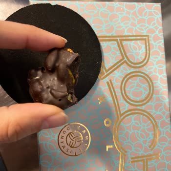 Kahve Dünyası Çikolatasında Kıl Ve Umursamaz İlgisizlik