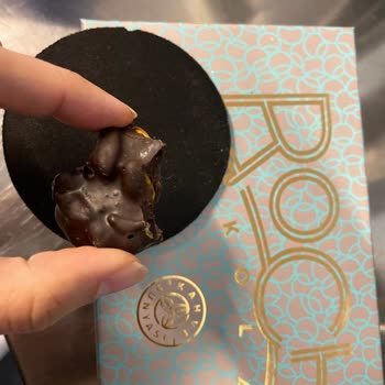 Kahve Dünyası Çikolatasında Kıl Ve Umursamaz İlgisizlik