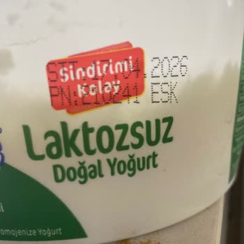 Son Tüketim Tarihi Geçmemiş Pınar Denge Laktozsuz Yoğurtta Ekşi Ve Küflenme