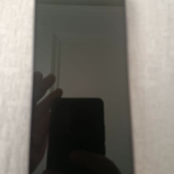 Garanti Kapsamında Isınma Ve Şarj Sorunu Var, Arka Kapak Ücretli Değiştirilmek İstendi