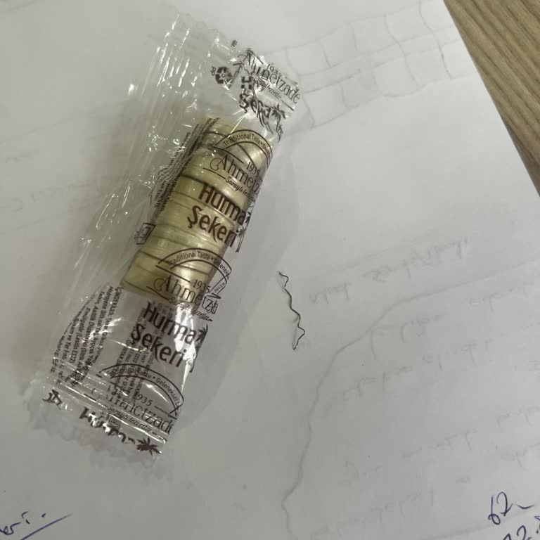 Ahmet Zade Hurma Şekerinin İçinden Tel Çıkması