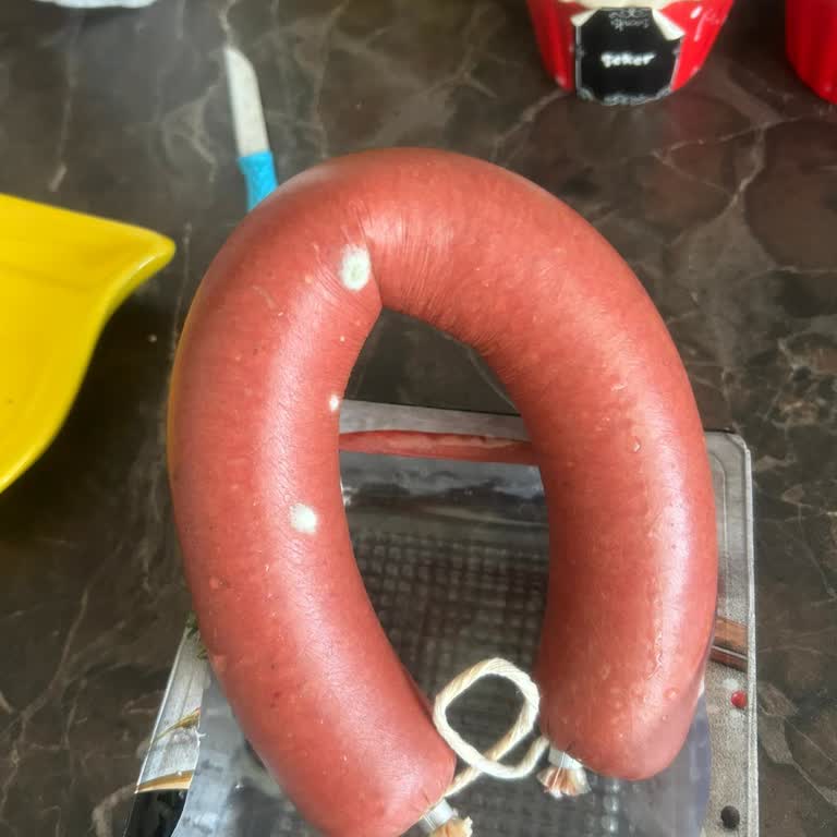 Namet Kangal Sucuğunda Küflü Ürün Ve Sağlık Endişesi