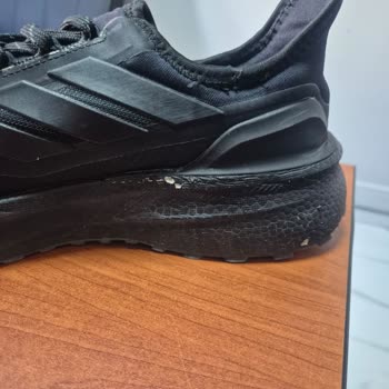 Adidas Ultraboost 5 GTX Ayakkabısında Taban Ayrılması Garanti Sürecinde Kullanıcı Hatası Şikayeti