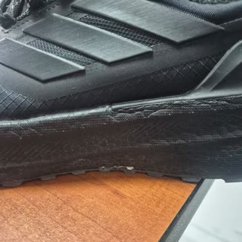 Adidas Ultraboost 5 GTX Ayakkabısında Taban Ayrılması Garanti Sürecinde Kullanıcı Hatası Şikayeti