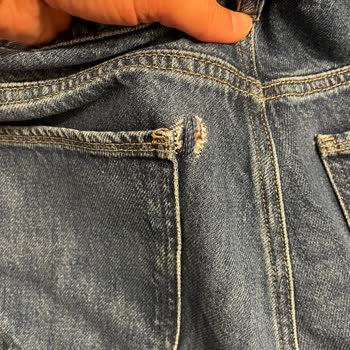 Boyner'de İlk Yıkamada Yırtılan Mavi Jeans İçin Değişim Talebi Reddedildi
