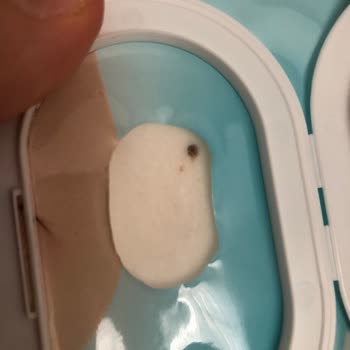 Güvendiğim Markanın Islak Mendilinde Siyah Bir Şey Bulması