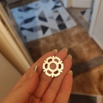 Arzum Volume Pro Fön Tarağında İlk Kullanımda Metal Parça Düşmesi