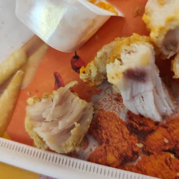Popeyes Mersin Şubesinde Çiğ Tavuk Menüsü Sağlık Riski Oluşturdu
