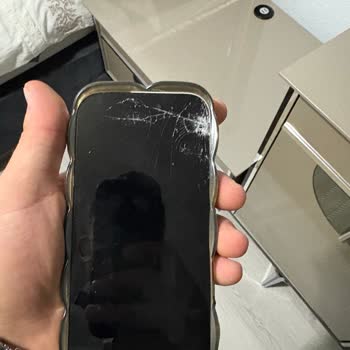 Kırık İphone 16 Teslim Edildi, Ücret İadesi Ve Yeni Cihaz Talebi