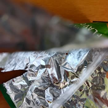 Kraker Paketi İçinde Salyangoz Görerek Gıda Güvenliğine Endişe