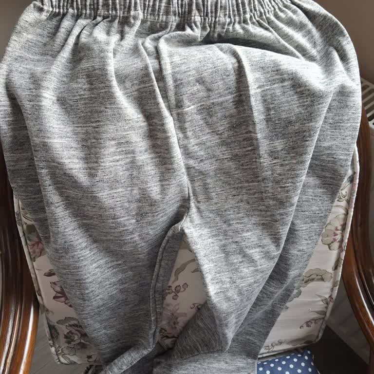 Marekeş Outlet Alakasız, Ucuz Pazar Malı Gri Tayt/eşofman Benzeri Bir Ürün Gönderildi