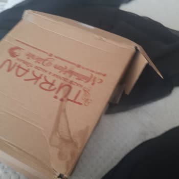 Özensiz Dikişli Ürün Ve Saygısız Satıcı Davranışı Şikayeti