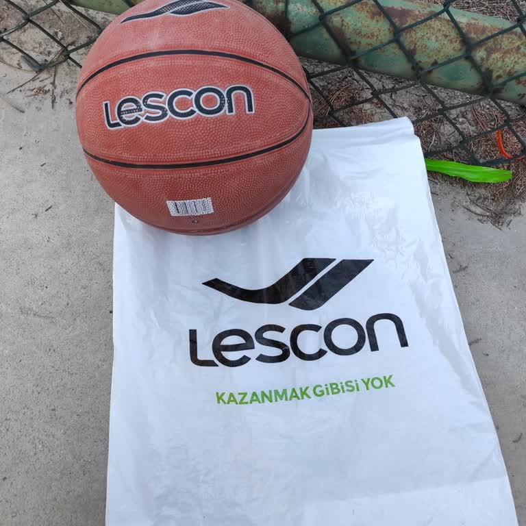 Lescon Basketbol Topu Hızla Sönüyor, Mağaza Çözüm Sunmuyor