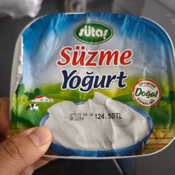 Sütaş Süzme Yoğurdu Süresi Geçmiş Ve Rahatsız Edici Kokuya Sahip