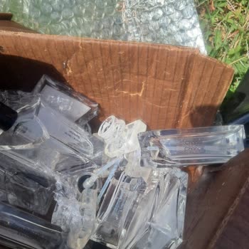 Sürat Kargo'da Kırılacak Olarak İşaretlenmiş Parfümlerin Hasarlı Gelmesi Ve Tazmin Reddi